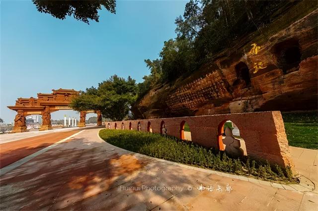乐山大佛博物馆，这个月去乐山大佛旅游攻略图