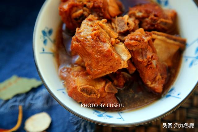 酱排骨的家常做法好吃又简单，家常酱排骨记住两个窍门
