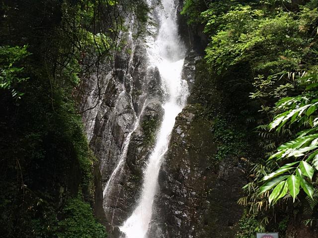 肇庆最有名的旅游景点在哪里呢，肇庆有什么好玩的地方