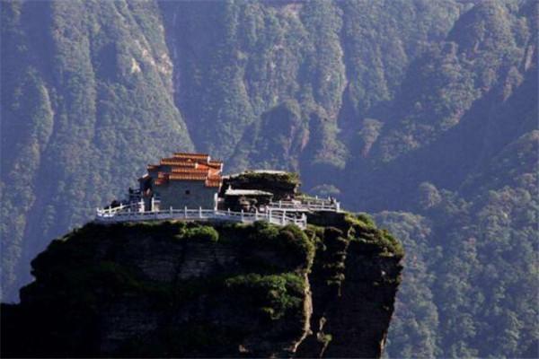 梵净山景点介绍，贵州旅游景点梵净山介绍（梵净山入选《国家地理》2019年最佳旅行地）