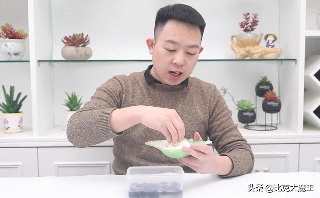 三分钟快速泡发木耳的方法，泡木耳不要只用清水