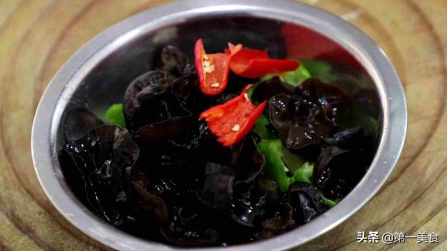 腐竹的做法大全家常菜，三种家常炒腐竹的详细做法（高蛋白、高钙的腐竹要多吃）