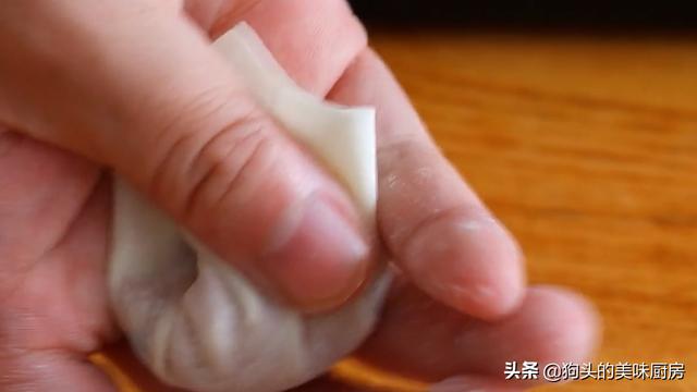 关于馄饨做法及配料最简单教程，鲜肉馄饨这样做调料