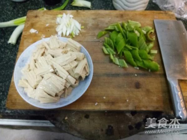 正确泡发干腐竹的方法，最忌直接丢在水里就泡