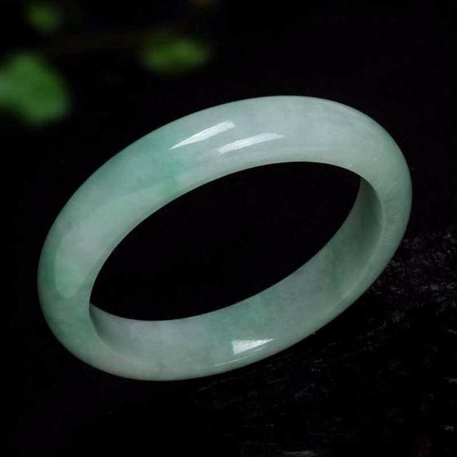 翡翠种水等级划分，翡翠水种的八个等级