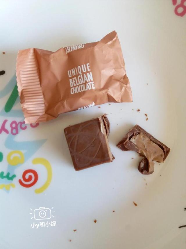 情人节送花送几朵秀色可餐——两款高颜值情人节巧克力测评