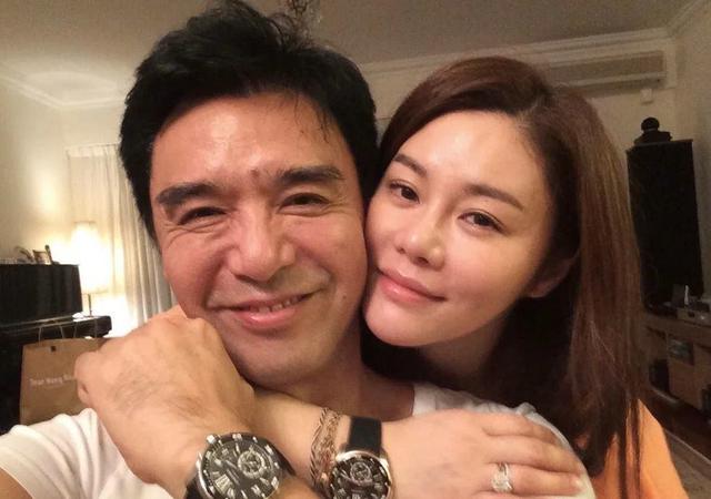 钟镇涛和女儿出嫁，67岁钟镇涛嫁女儿画面曝光