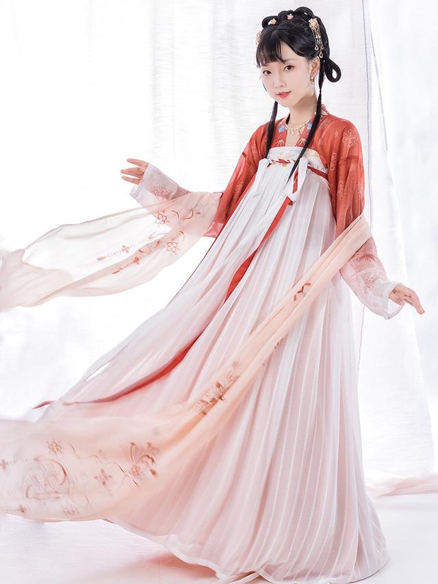 汉服里面明制有哪些主要特征，各个朝代的代表性汉服