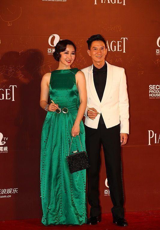 明星张家辉的老婆，张家辉妻子真像