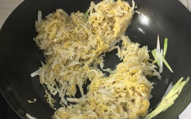 酸菜五花肉的做法，五花肉酸菜锅做法