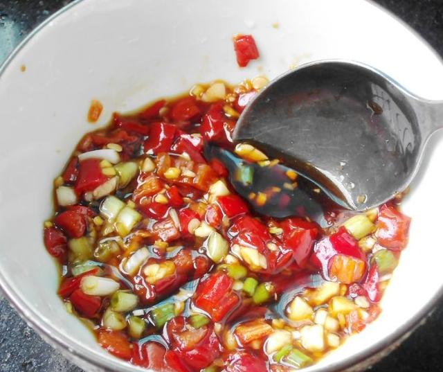 剁椒芋头家常做法大全，多吃这“碱性食物”