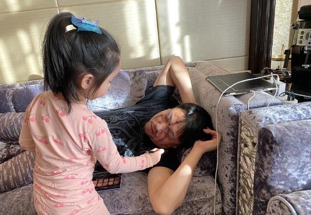 演员贾冰简介，《狂飙》演黑老大却爆火