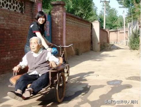 西单女孩上春晚，西单女孩哪年火的（85后农村人岳云鹏六次登上春晚）