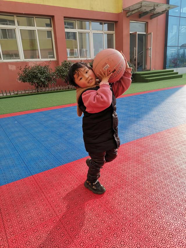 家有小女初长成，家有小女初长成诗词（家有小女初长成）