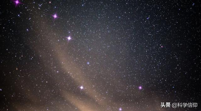 二倍距离,由七颗恒星组成的北斗七星，每