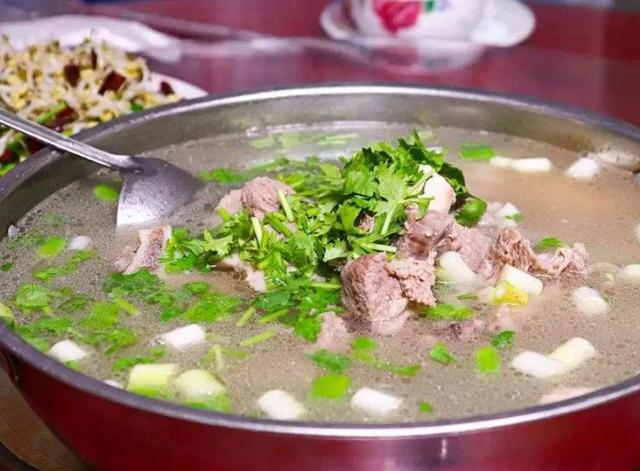 清炖羊肉汤要放哪些调料，别加乱七八糟的香料