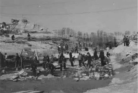 陶瓮，老农挖出一普通陶罐