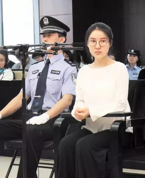 郭美美一家人现状，郭美美与其母亲