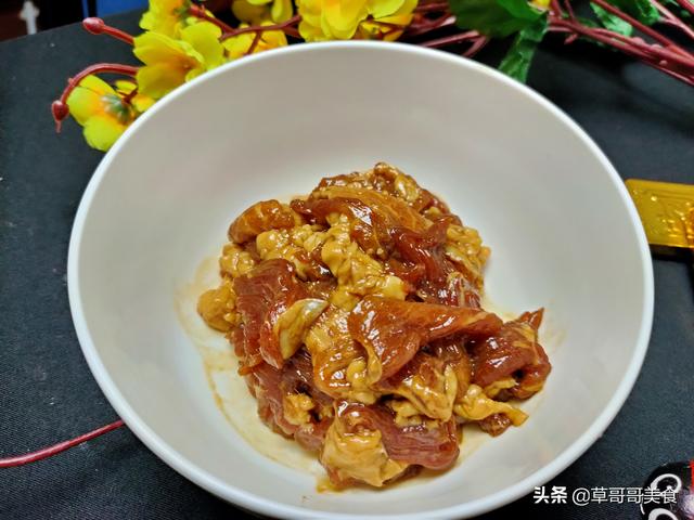 香菇炒肉怎么炒好吃，香菇怎么炒肉好吃又嫩（厨师长分享香菇肉片正确做法）