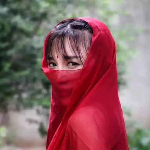 李子柒吃零食最火，有一种差别叫李子柒