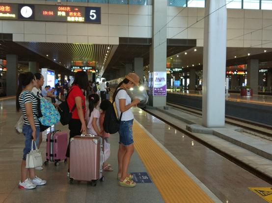 陕豫湘鸡鸣三省在哪里，苏皖豫陕大巴车三天游十城是一种什么节奏