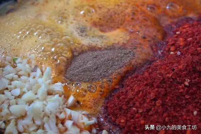 辣条的制作过程，怎么在家里自己制作可以吃的辣条（想吃辣条不用买）