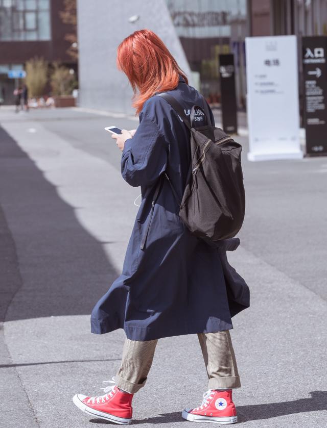 匡威高帮帆布鞋穿法，匡威适合怎么穿