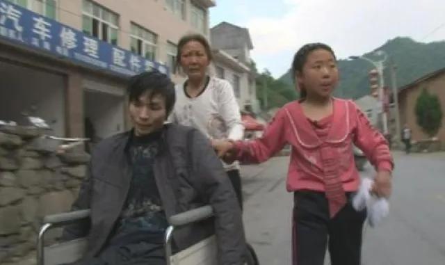 变形计王红林现在是网红吗，农村娃高占喜受城市爸妈资助