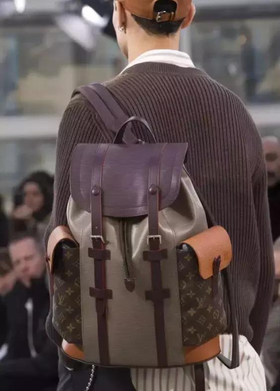 实用的双肩背包推荐，五一出行双肩包推荐