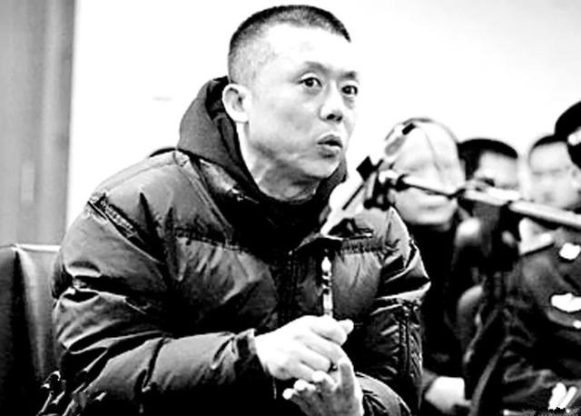 谢雨欣的黑历史，被“逃犯”捧“上位”的谢雨欣