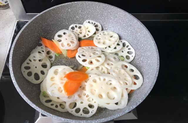 藕片怎么炒才好吃，莲藕如何炒才脆嫩