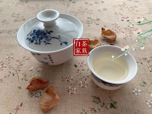白茶适合什么季节喝，白茶适合哪些季节喝