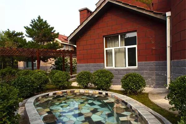 北京最近冬季泡温泉好去处，北京10大温泉度假村等您