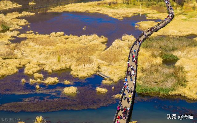 摩梭人走婚习俗，白天各自生活晚上才能相聚