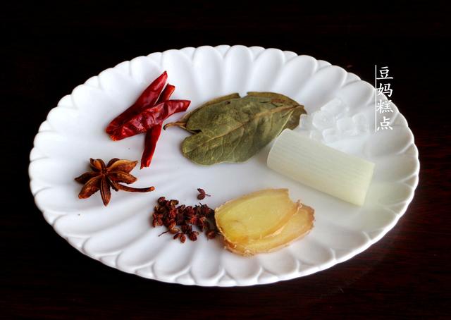 愛吃雞爪的別錯過！電飯煲簡單一燜，孩子都得搶著吃 熱愛美食 第6张