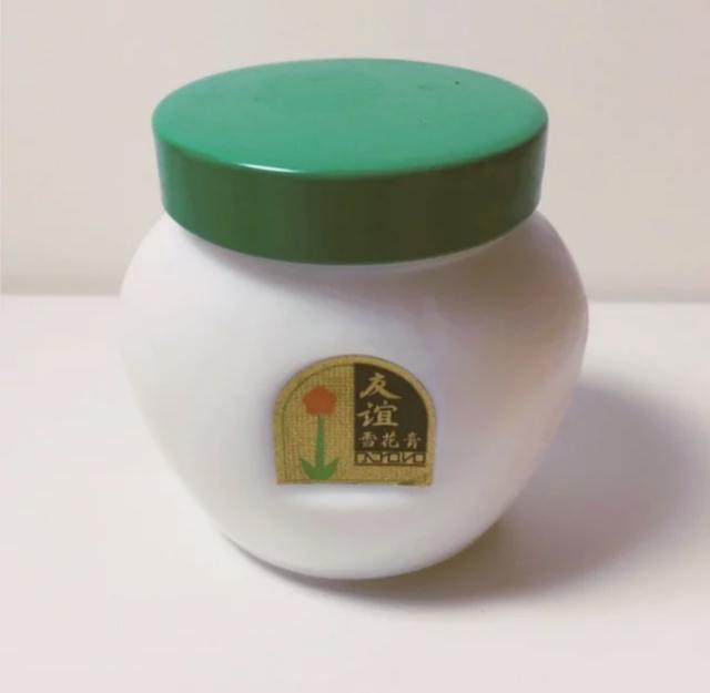 国货5种最值得购买的护肤品，“丑但好用”成为流量密码
