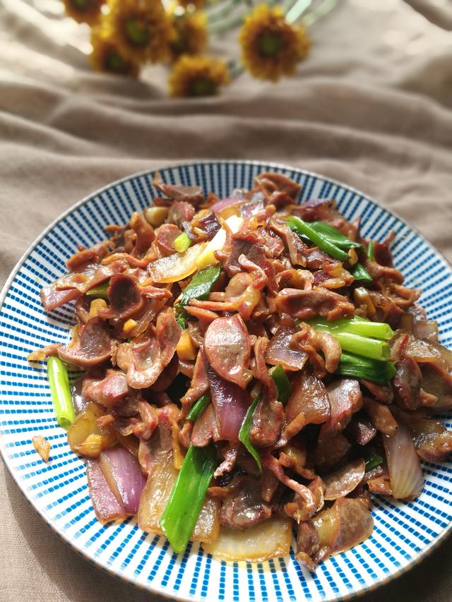 鸡胗的家常做法，鸡胗都有哪些家常做法（鸡胗最过瘾的家常做法）