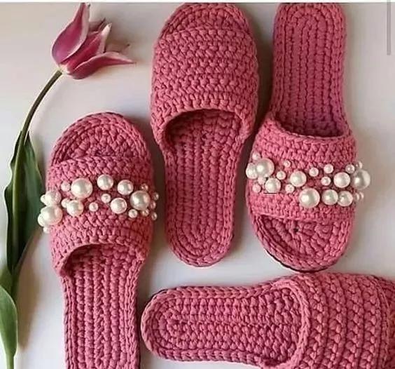 适合新手钩织的毛线拖鞋教程，家里有织女拖鞋不用买