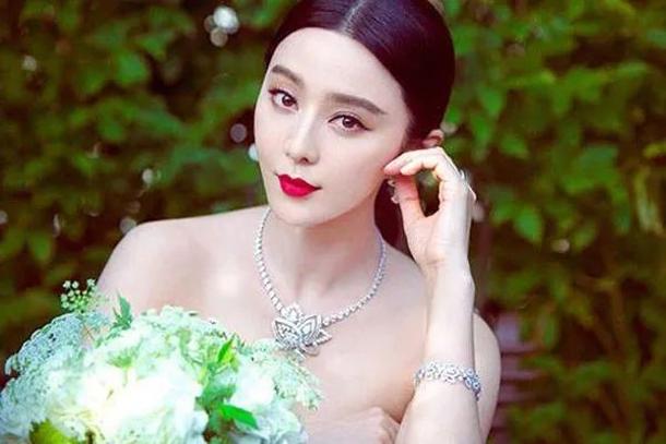 老还珠格格24年后演员今昔对比，24年后周杰被逼成了农民