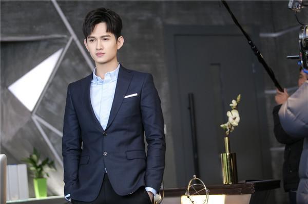 杀阡陌是谁扮演的，杀阡陌是哪个明星扮演的（还记得《花千骨》的杀阡陌吗）