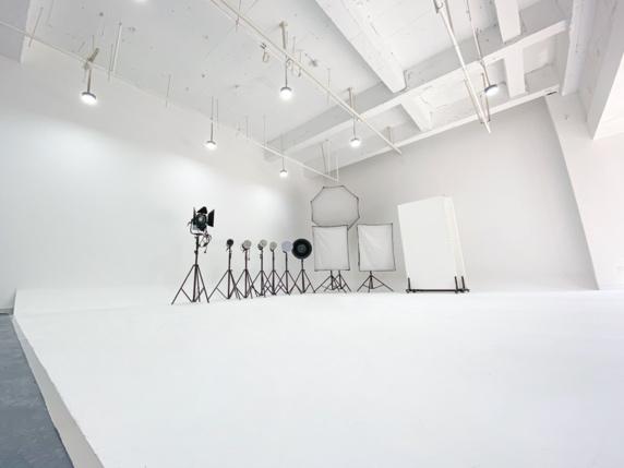 成都艺术中心美术馆，四川国演艺术中心