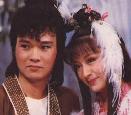 杨过和小龙女故事来龙去脉，小龙女和杨过经过了几次分分合合才最终走到了一起