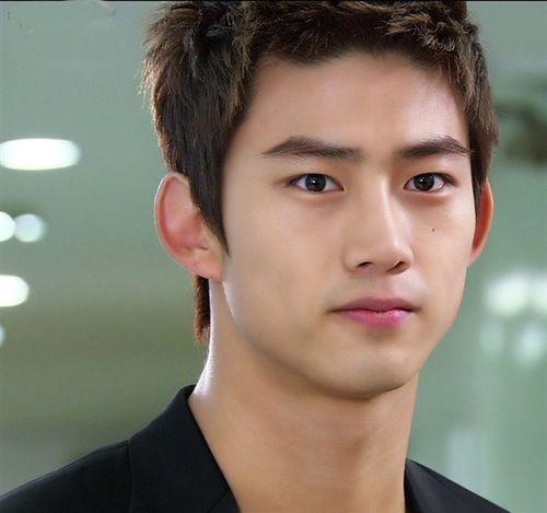 尼坤的组合成员资料，be天花板终成回忆