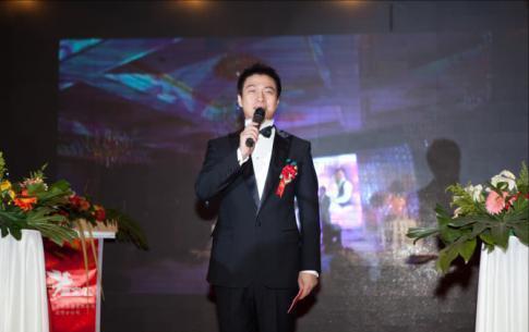 婚禮開成了演唱會？為迎娶小6歲女友，知名歌手准備的排場有多大 娛樂八卦吃瓜 第5张