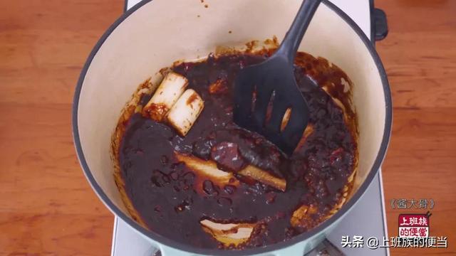 怎样做好吃的东北酱大骨，这里有东北酱大骨简单做法
