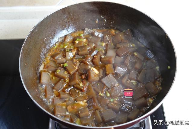 陕南橡子凉粉，给家人炒盘橡子凉粉