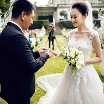 59岁李小冉现状，李小冉39岁嫁给男闺蜜