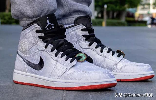 鞋狗们怎么挑AJ1Mid五款好看的AJ1中帮配色盘点，aj1鞋低帮适合什么年龄人穿