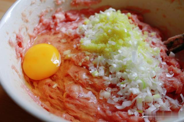 做肉丸子怎么做，肉丸子怎么做又滑又嫩有弹性