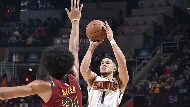 勇士今天比赛结果，nba勇士队今年战绩（库里39+8+8勇士逆转终结鹈鹕5连胜重回西部第六）